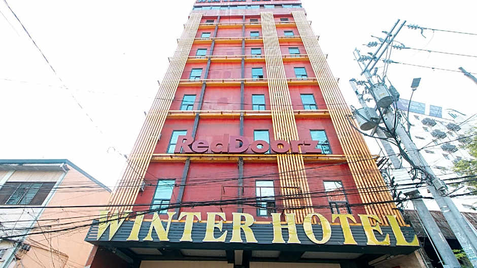 RedDoorz Plus at Winter Benitez