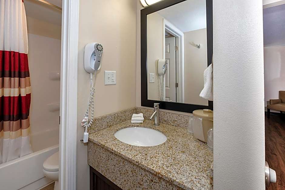 Red Roof Inn Vermillion - U of South Dakota