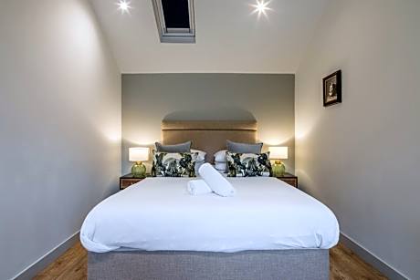 King Deluxe Ensuite with Courtyard View - Venn