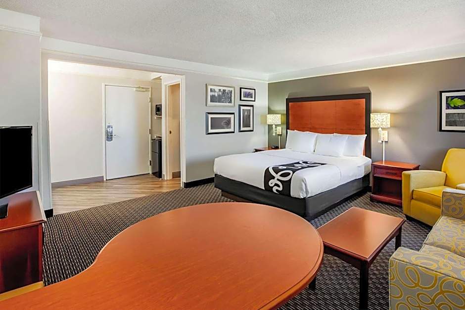 La Quinta Inn & Suites by Wyndham Houston Baytown East