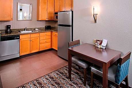 One-Bedroom King Suite with Sofa Bed - Non-Smoking