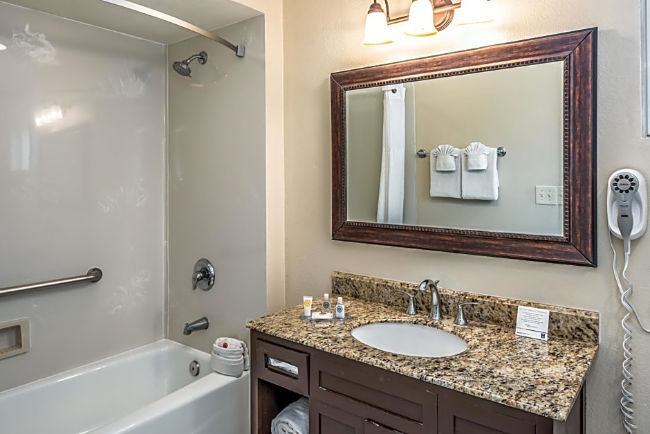 The Inn at 1252 Monterey
