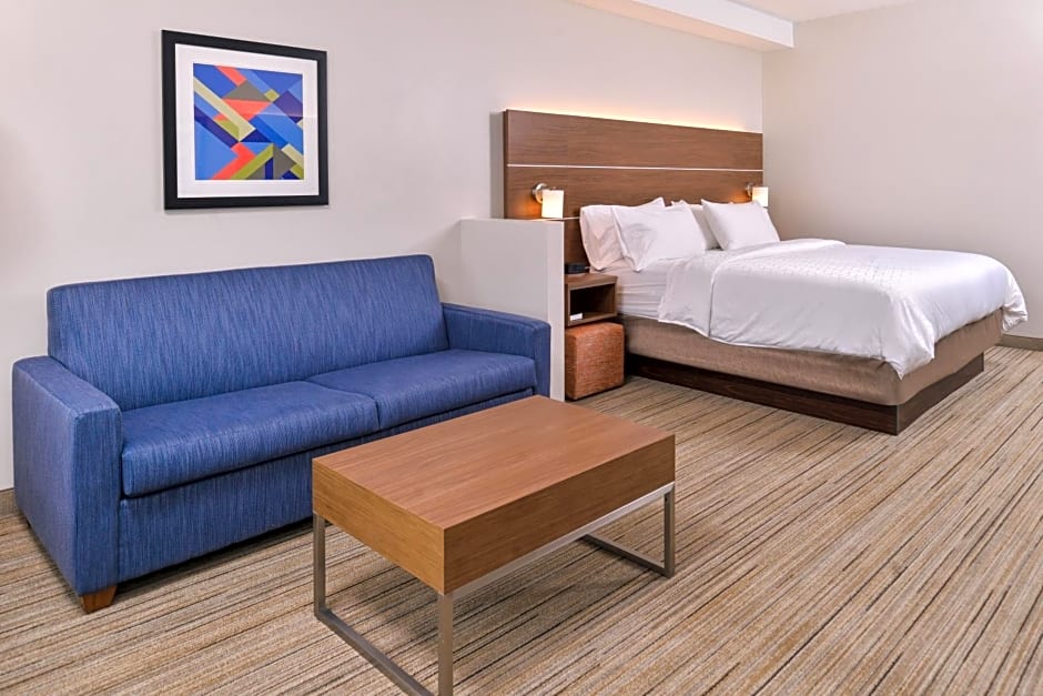 Holiday Inn Express & Suites Farmville By IHG
