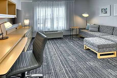 King or Queen, 1 Bedroom Suite, King or Queen, Non-Private Sofa bed