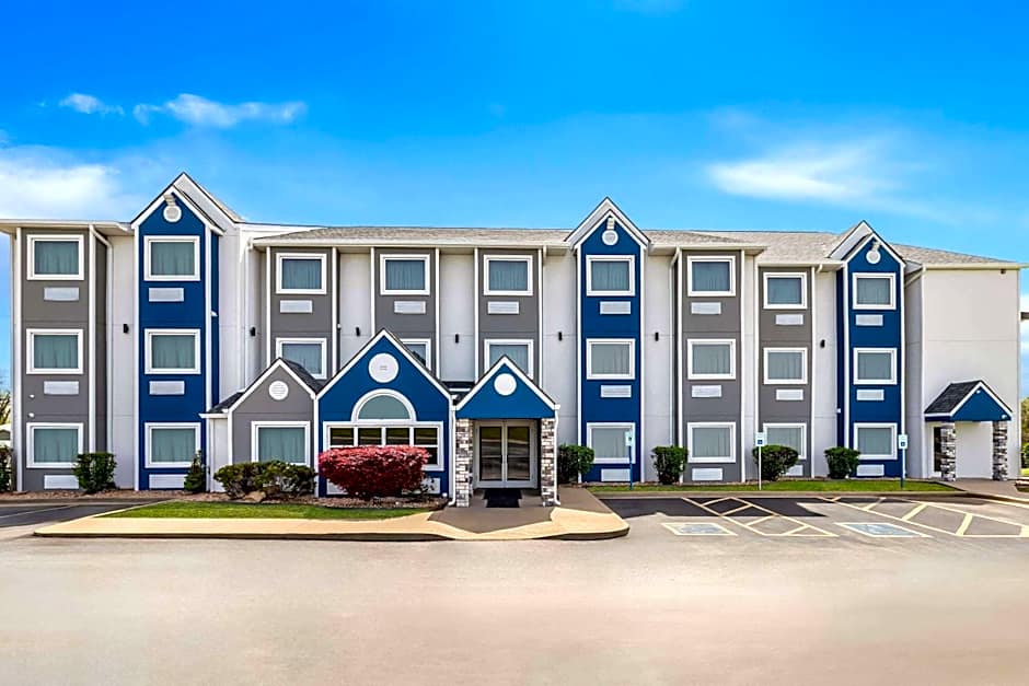 Microtel Inn & Suites by Wyndham Tulsa  Catoosa/Route 66