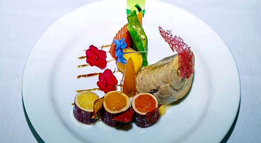 Oak Ray Serene Garden Hotel