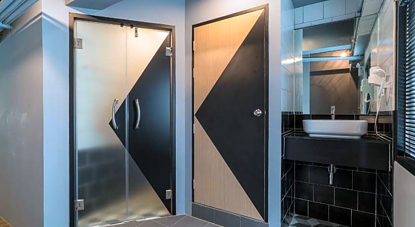 Sleep Box Patong Hostel