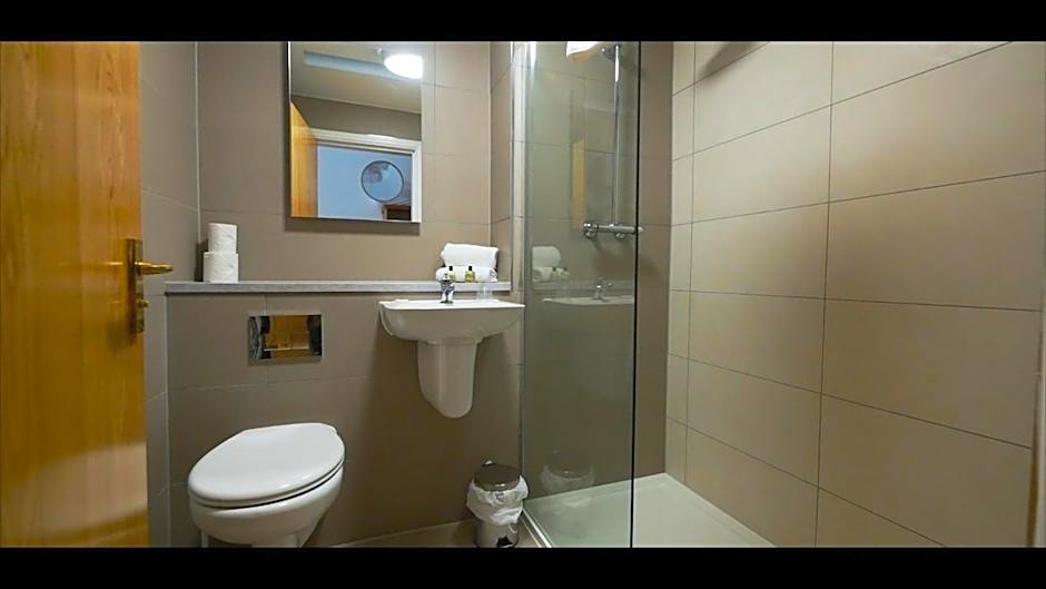 Crowwood Hotel and Alba Restaurant