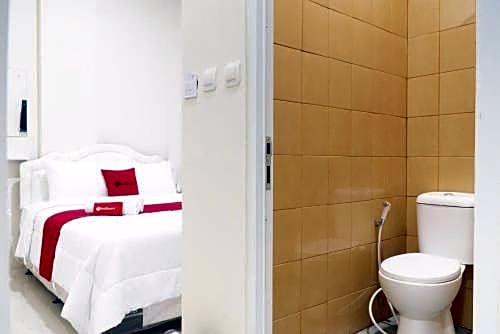 RedDoorz @ Garden Boulevard Citra Raya Tangerang