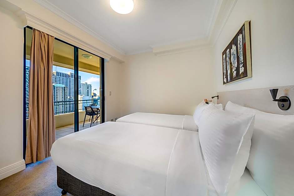 Oaks Sydney Castlereagh Suites
