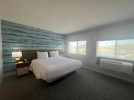 King Studio with Sofa Bed