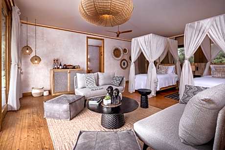 Deluxe Queen Suite with Two Queen Beds and River View