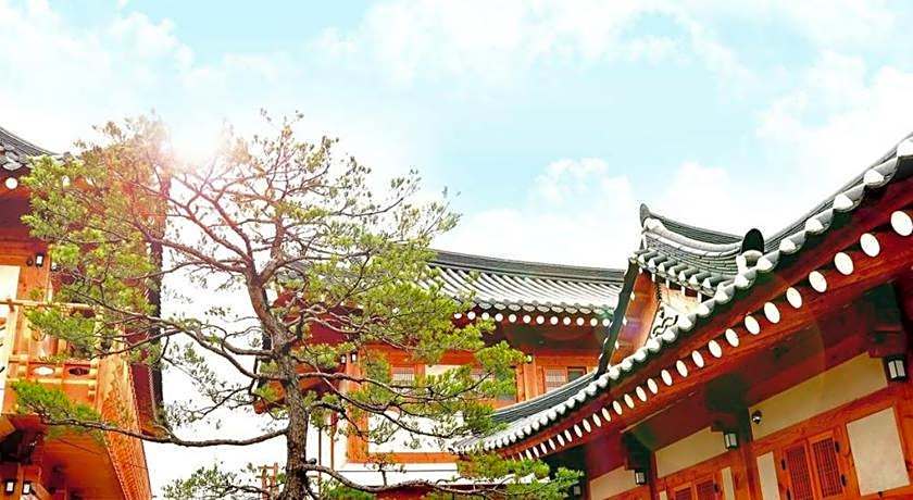 Hwangnamguan Hanok Village