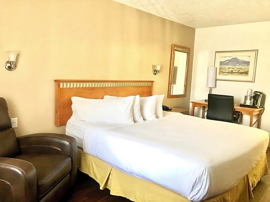 SureStay Plus Hotel by Best Western Albuquerque I-40 Eubank