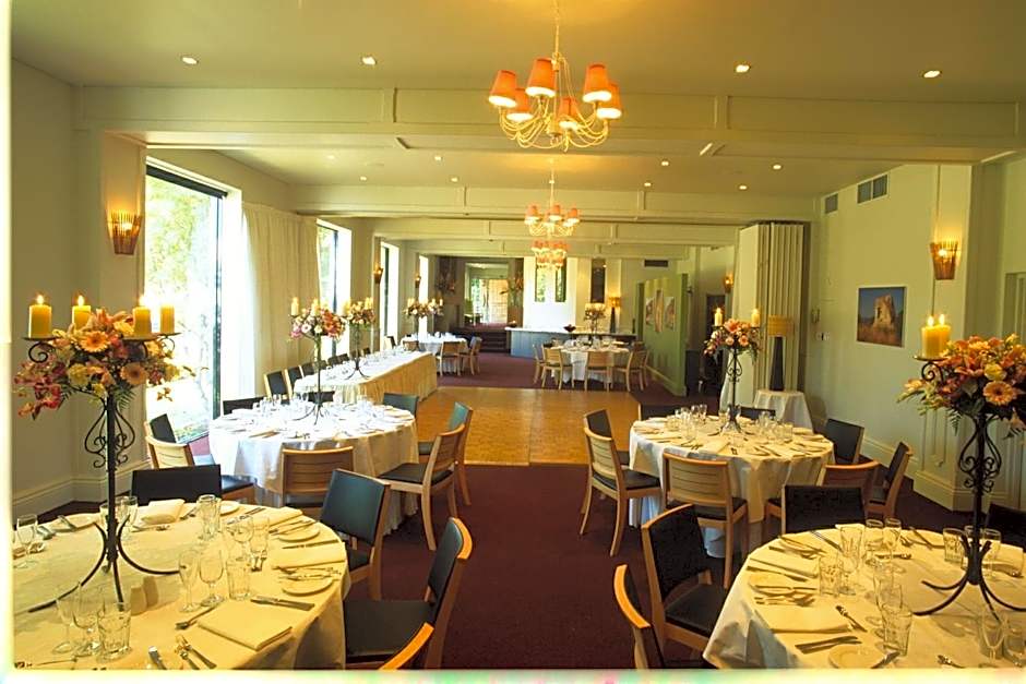 Best Western Plus The Tudor-Box Hill