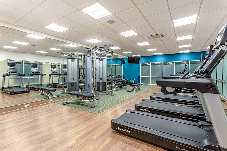 Holiday Inn Express And Suites Springfield North By IHG