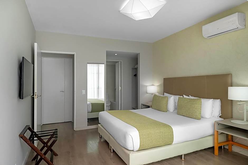 Dazzler by Wyndham Polo