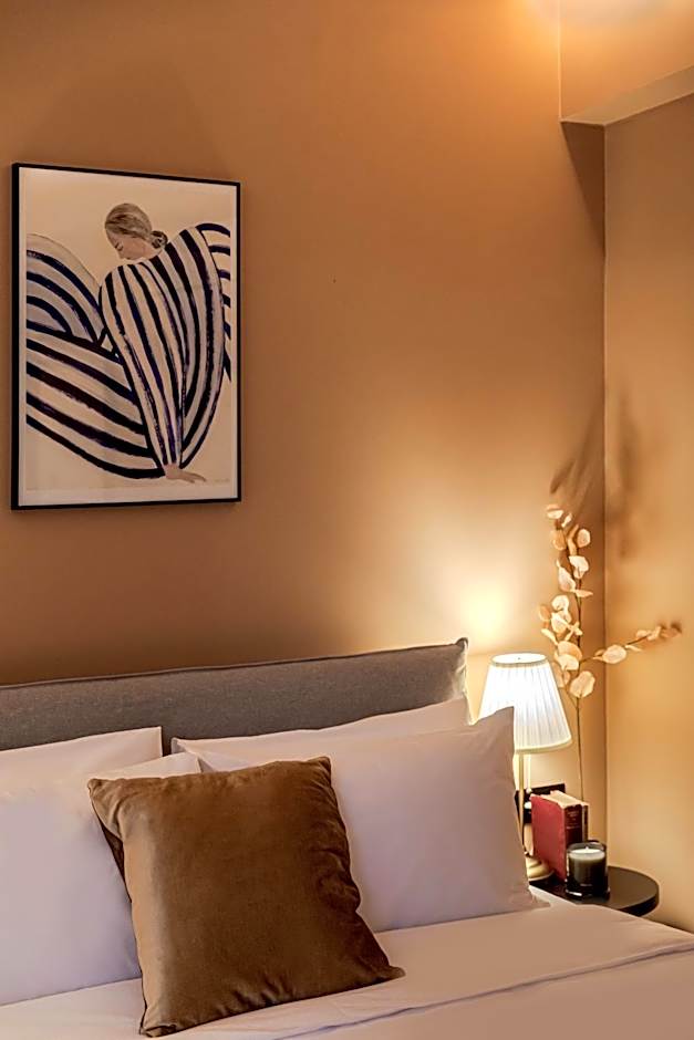 Clyde Athens by Nin&Bau