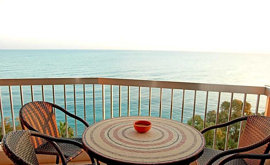 Poseidonia Beach Hotel