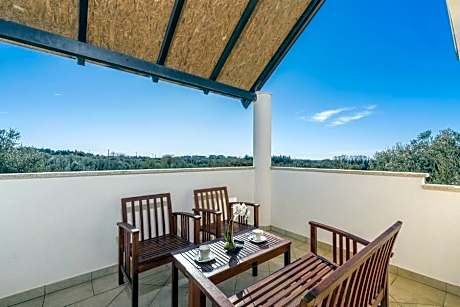Villa with Garden View