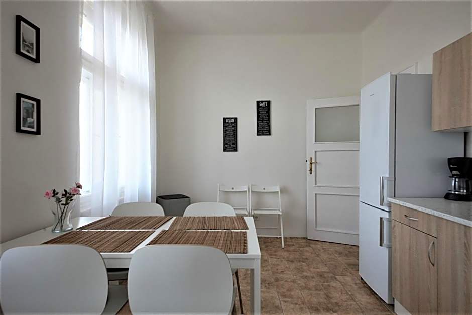 Angel City Aparthotel