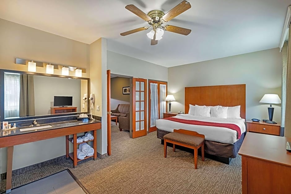 Comfort Suites Dallas Park Central