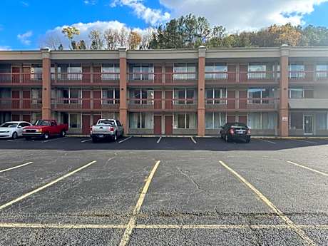 OYO Hotel Harriman near I-40