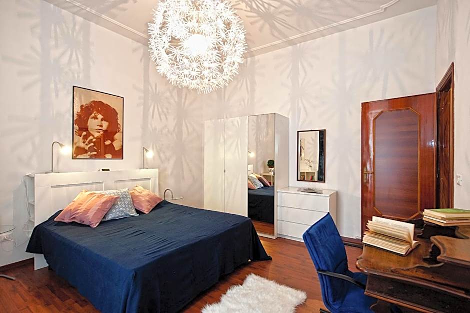 Opera Inn Suites - Rooms and Apartments