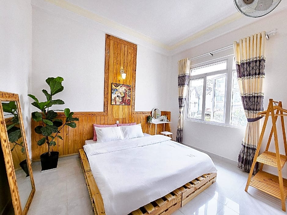 Chill House Dalat Hotel 