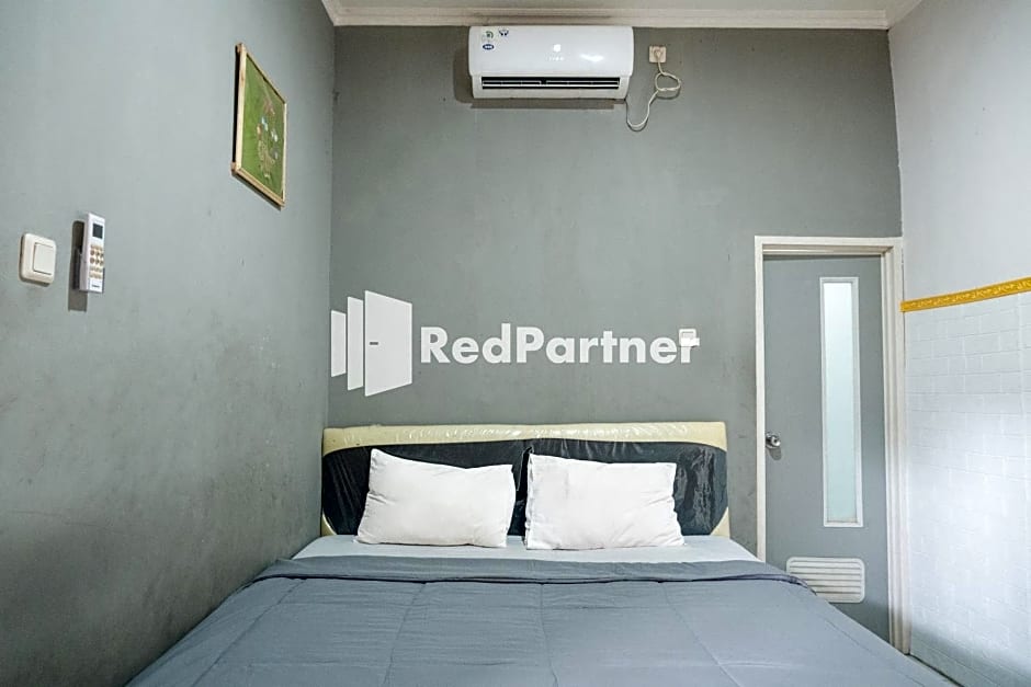 Crown Residence near Tugu Yogyakarta Mitra RedDoorz