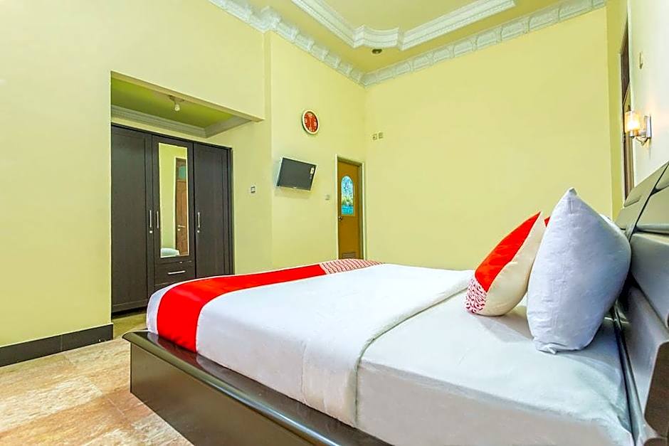 OYO 2848 Senaz Guesthouse