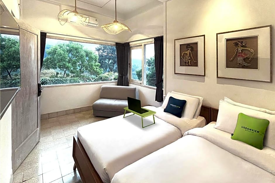 Urbanview Wisma Nirwana Tretes by RedDoorz