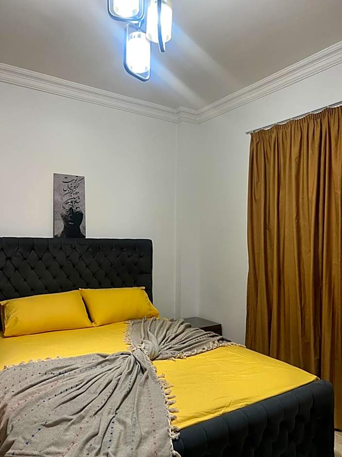 شقه مفروشه ارضي بحديقه خاصه apartment in Cairo