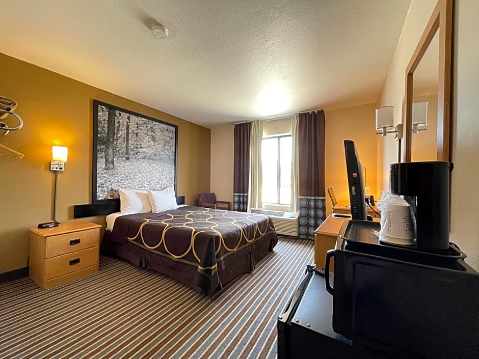Super 8 by Wyndham Columbia Clark Lane