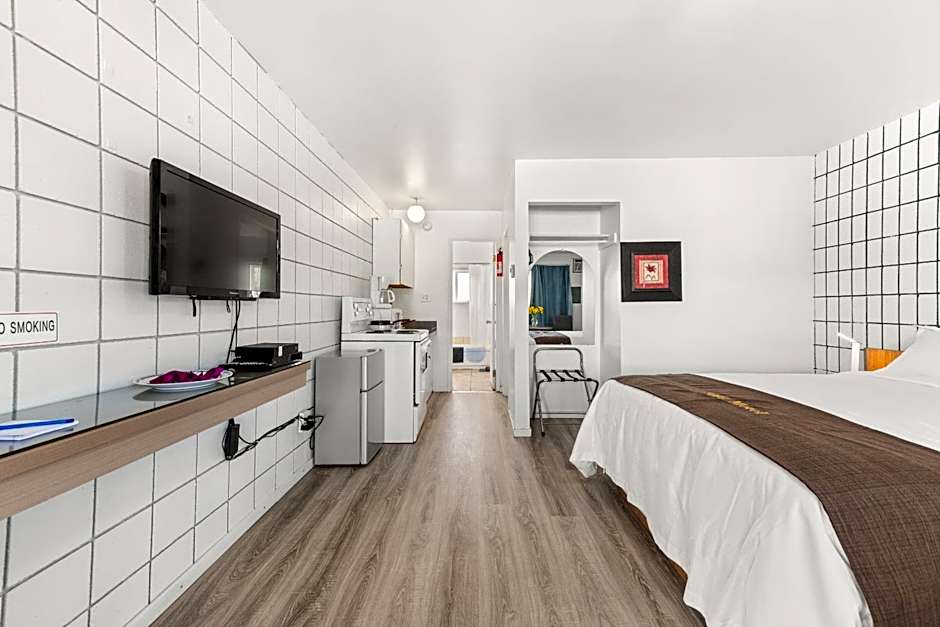 Photo 1 of 5 of 1 Bedroom 2 Beds Suite