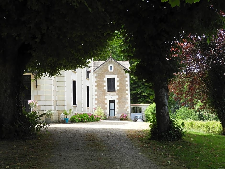 Le Chateau de la Barre