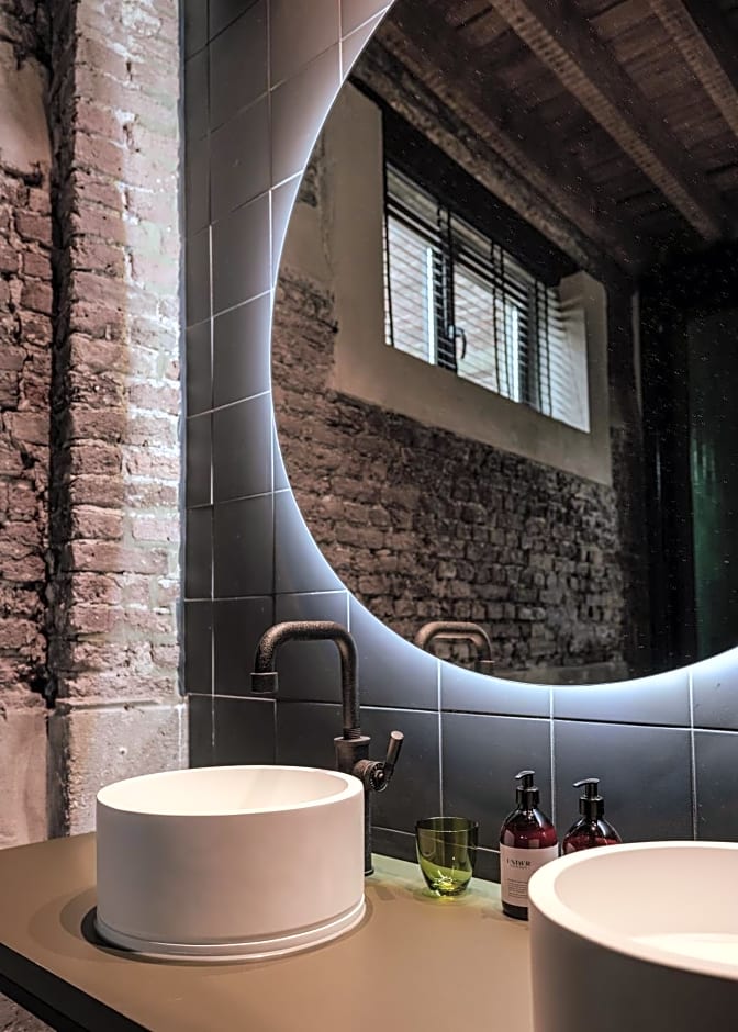 Cousins Boutique Hotel