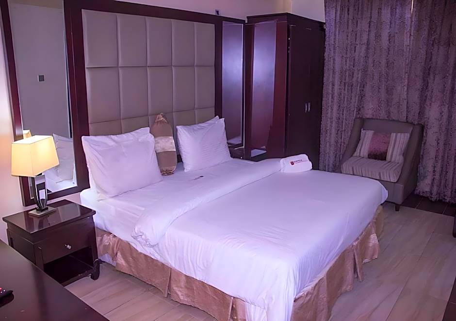 Excel Oriental Hotel & Suites