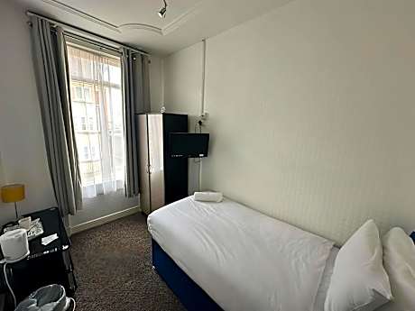 Single Room with Shared Bathroom