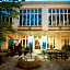 Jacques Brel Youth Hostel