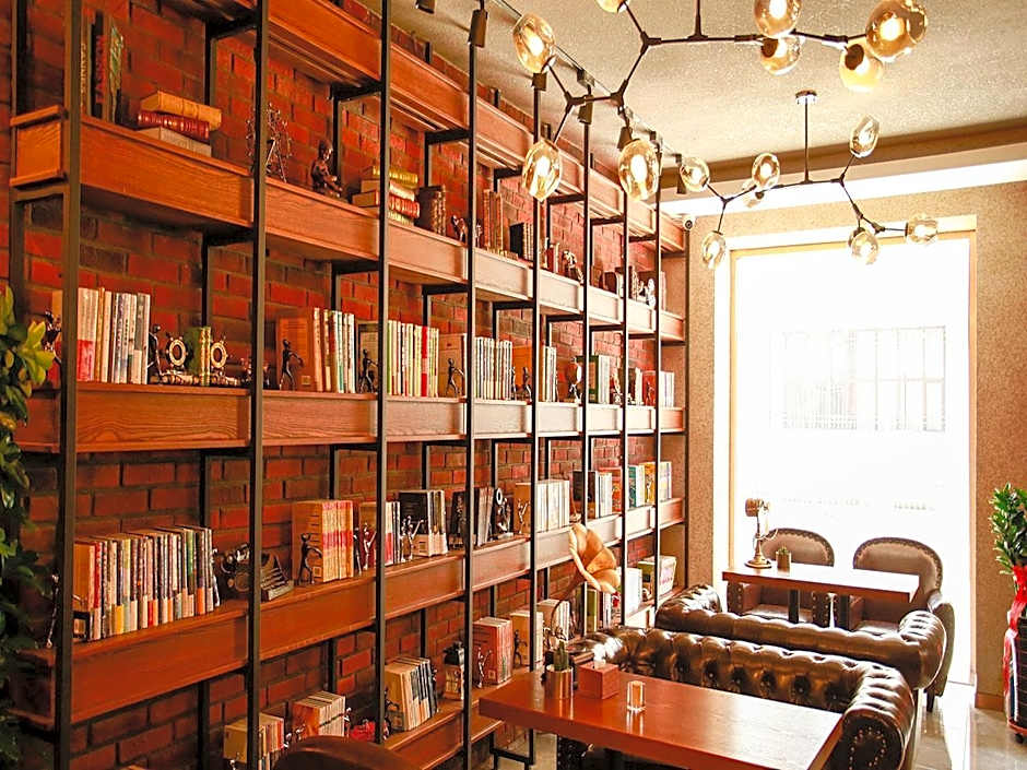 James Joyce Coffetel Harbin Railway Station Songlei Yuanda Pedestrian Street