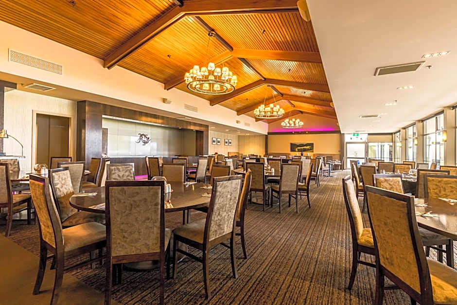 Distinction Te Anau Hotel & Villas