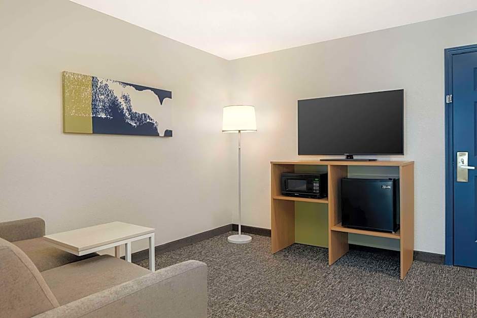 Spark by Hilton Summerville