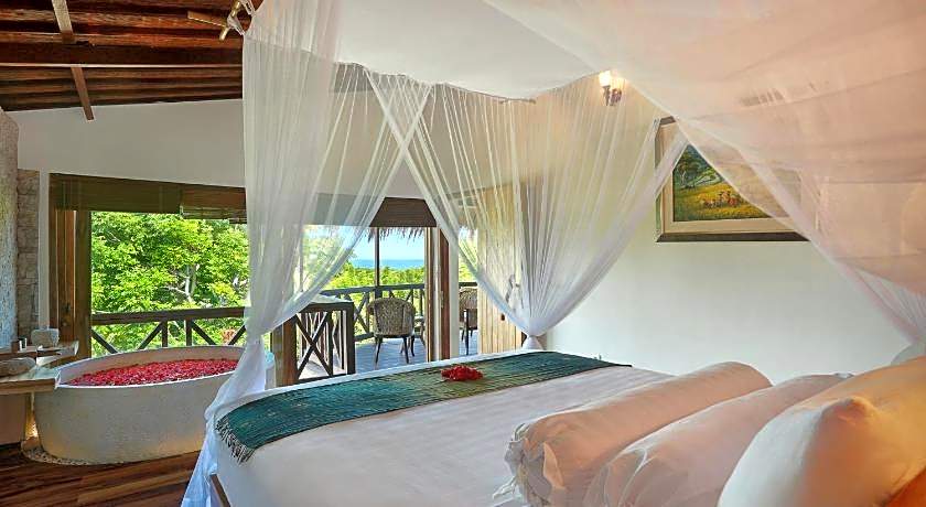 Breezy Point Villas