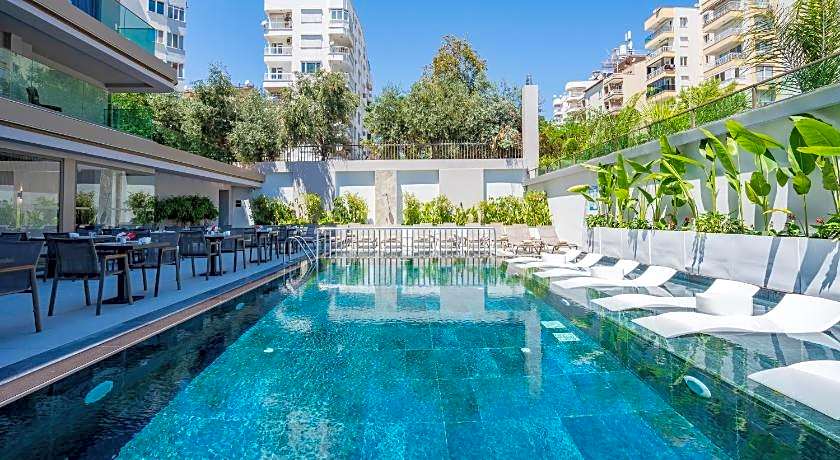 Lara Eyfel Hotel