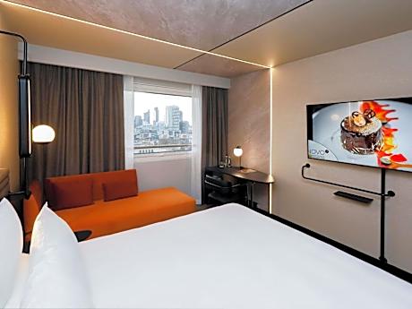 Superior Room with One Double Bed and One Single Bed