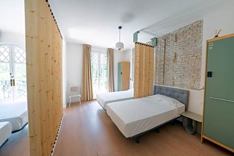 Single Bed in Female Dormitory Room