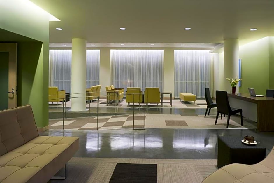 HotelVetro Iowa City, Tapestry Collection By Hilton