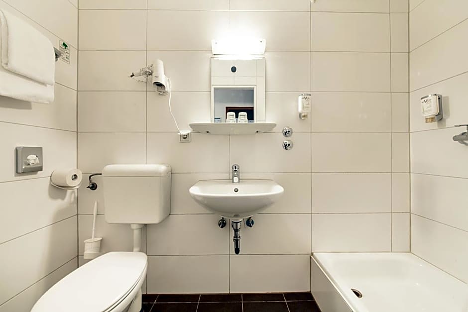 Hotel Ahl Meerkatzen Koln
