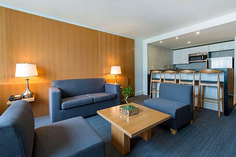 West Wing Hotel, Ascend Hotel Collection